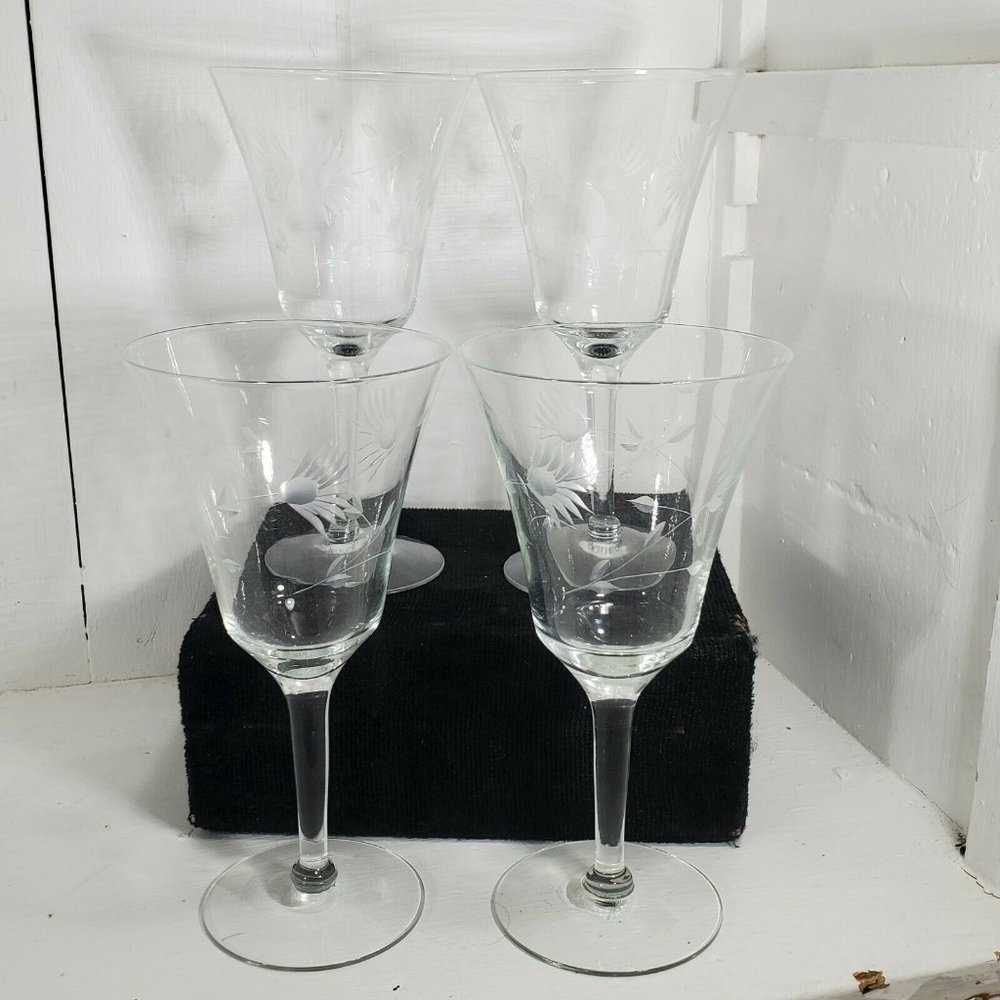 4 Etched Shasta Daisy Handblown Wine Glasses floral 7"